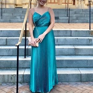 Prom/ Formal/ Wedding Guest Gown